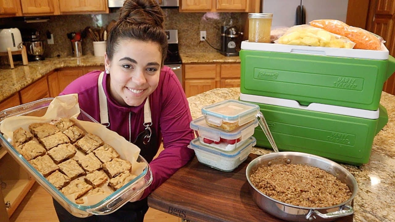 Cover Image for Youtube video: Making a four course dinner to bring to the beach!